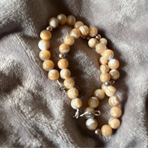 Mother Of Pearl Bead Necklace 19” - Picture 7 of 7